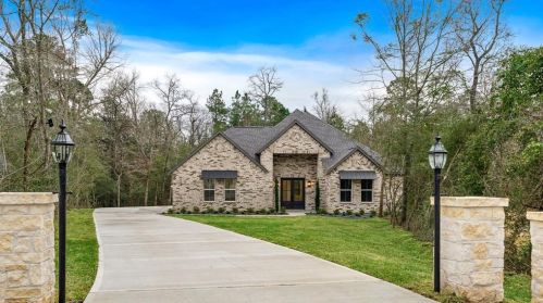 1901 Post Ridge Dr, Conroe, TX 77304-1649
