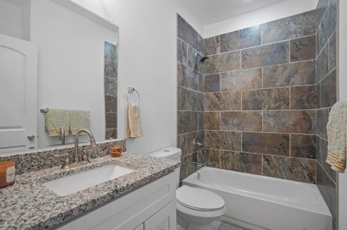 9513 Santa Monica Dr, Fort Worth TX  76116-5926 exterior