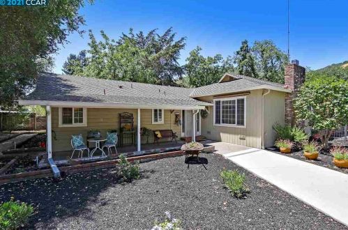 6630 Crow Canyon Rd, Hayward, CA 94552-9677