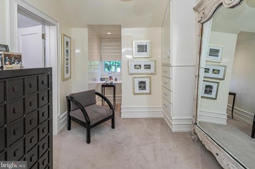 110 Brooks Bnd, Princeton NJ  08540-7545 exterior