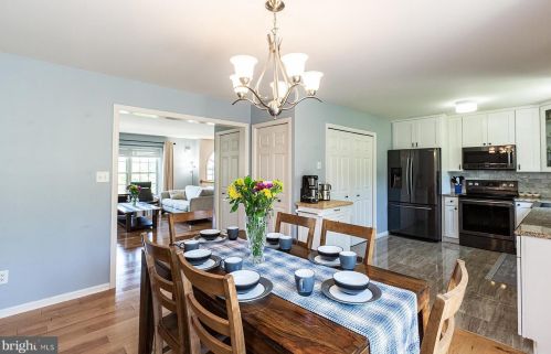 673 Royal Vw Dr, Lancaster PA  17601-2873 exterior