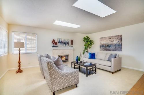1624 James Dr, Carlsbad, CA 92008-1956