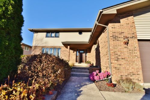 14744 Maple Ave, Orland Park, IL 60462-3432