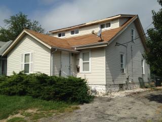 1314 Garden Pl, Waukegan, IL 60085-2710