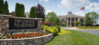 13800 Jefferson Park Dr, Herndon VA  20171-4715 exterior