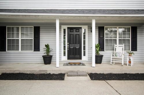 2142 Addison Rd, Marietta, GA 30066-6404