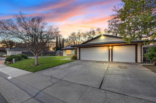 7125 Spicer Dr, Citrus Heights, CA 95621-7362