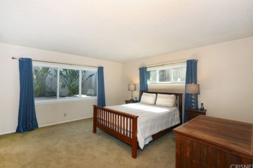 341 Cumberland Rd, Glendale CA  91202-1256 exterior