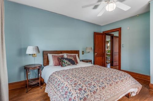 2496 Jefferson Ter, Atlanta GA  30344-2743 exterior