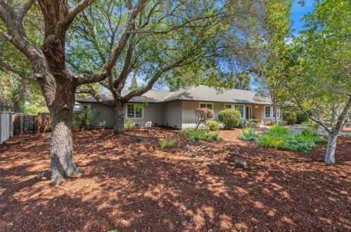 838 Mesa Ct, Palo Alto, CA 94306-3711