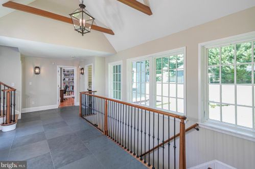 19 Greenhouse Dr, Princeton NJ  08540-4801 exterior