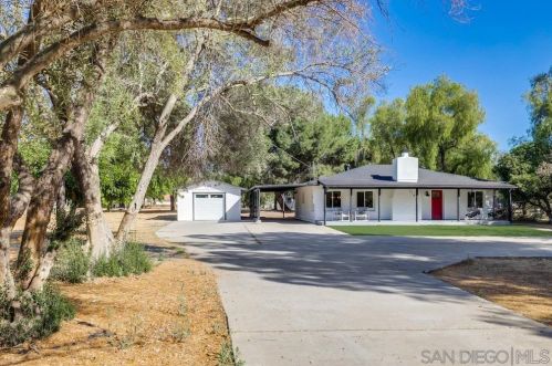 2148 Raymond Ave, Ramona, CA 92065-3034