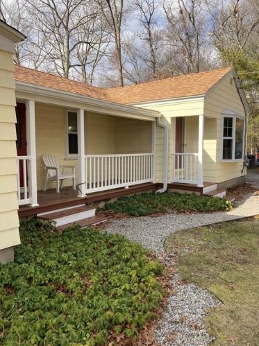 211 Read School House Rd, Coventry, RI 02816-8703