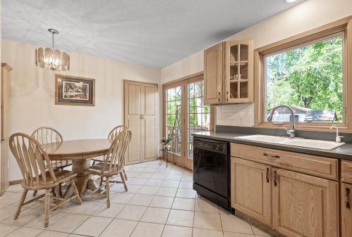 4046 Highland Ave, Saint Paul MN  55110-4201 exterior