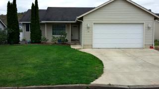 176 Winngate Ct, Roseburg, OR 97471-4733