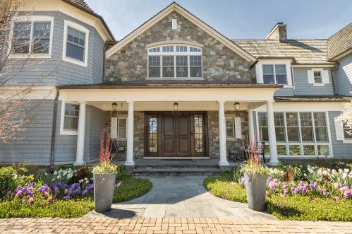 290 Shadowood Ln, Northfield, IL 60093-1016