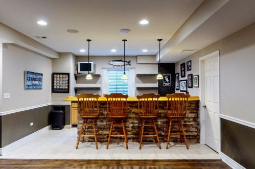 725 Bluebell Ln, Pingree Grove IL  60140-9154 exterior