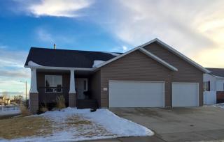 1923 5th St, Dickinson, ND 58601-2411