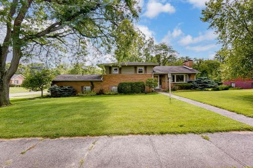 2352 Derr Rd, Springfield, OH 45503-2440