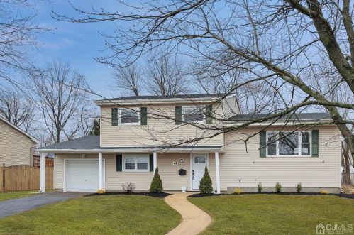 47 Arden Rd, Old Bridge, NJ 08857-1829