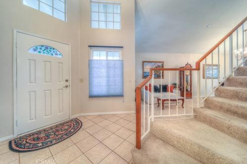 6726 Dove Ln, Riverside, CA 92506-5000