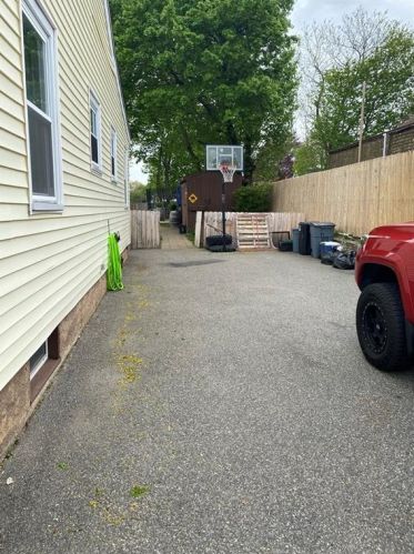 60 Harding Ave, Providence, RI 02905-2507