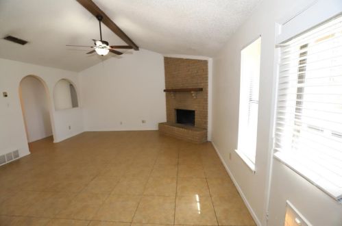 6052 Judy Dr, Fort Worth TX  76148-1624 exterior