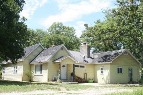 839 Willoughby Rd, Clever, MO 65631-6536
