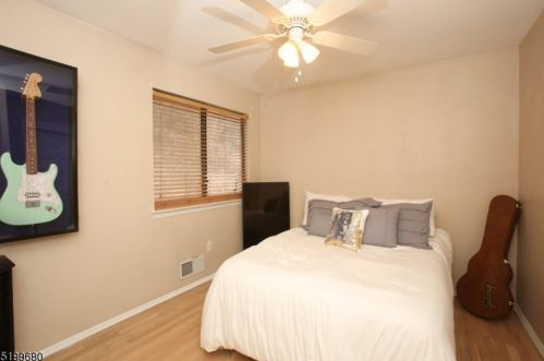113 Overlook Dr, Hackettstown NJ  07840-4614 exterior