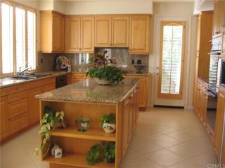 6832 Livingston Dr, Huntington Beach CA  92648-1560 exterior