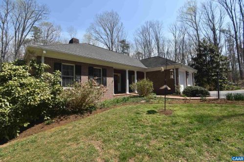 4519 Boonedock Rd, Earlysville, VA 22936-2113