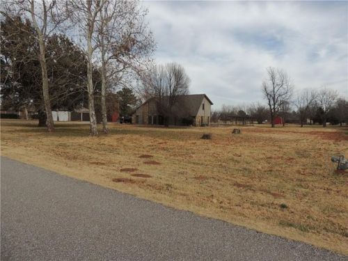 612 Lariat Dr, Mustang, OK 73064-2532