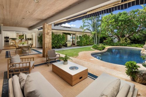 1037 Koloa St, Honolulu HI  96816-5101 exterior