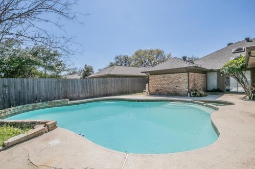 16234 Amberwood Rd, Dallas TX  75248-2980 exterior