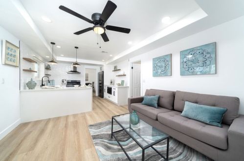 1506 Tonia Ct, Anaheim CA  92802-3922 exterior