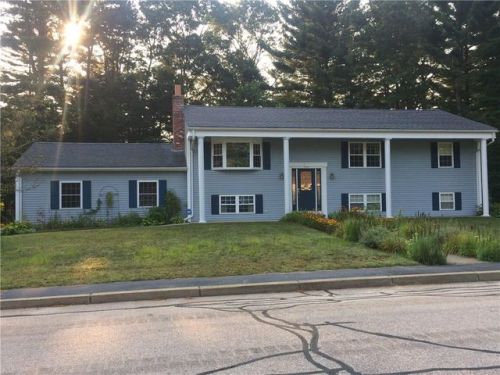 10 Magnolia Ln, Coventry, RI 02816-6633