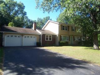 102 Lighthouse Hill Rd, Windsor, CT 06095-1212