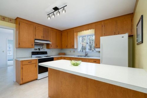 65 Bagdad Rd, Lee, NH 03824-3220