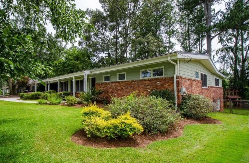 1718 Arrowhead Trl, Atlanta, GA 30345-4118