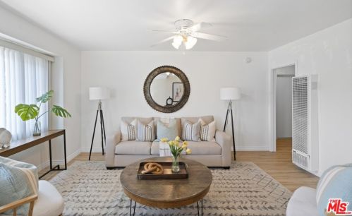 5435 123rd Pl, Hawthorne, CA 90250-3430
