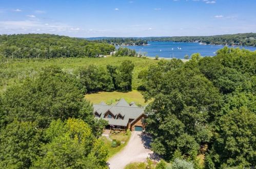 48 Lakeside Rd, Morris, CT 06758-5813