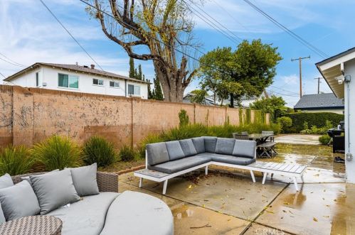 2405 Avalon Ave, Santa Ana CA 92705-7903 exterior