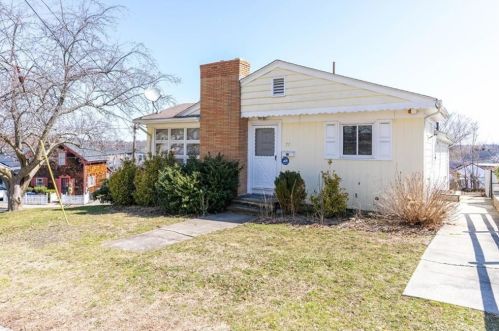 77 Durham St, Providence, RI 02908-1522