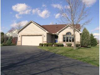 953 Coneflower Ct, Saint Paul, MN 55123-3978