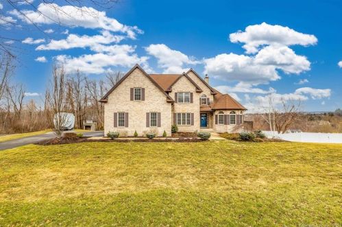 38 Pheasant Dr, Middletown, CT 06457-5172