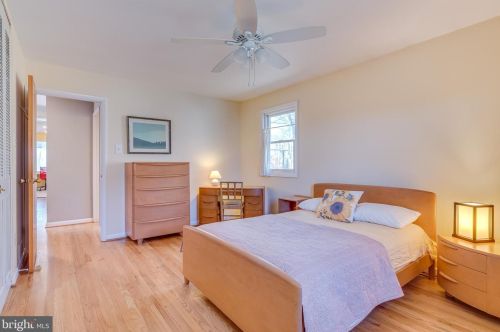 217 Elm St, Harpers Ferry WV 25425-6006 exterior