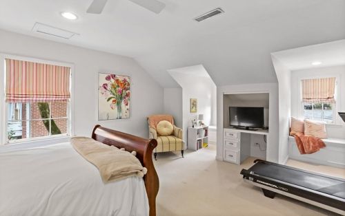 565 Mnr Rdg Dr, Atlanta GA  30305-3511 exterior