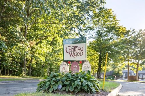 274 High Path Rd, Windsor CT  06095-4132 exterior
