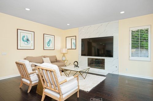 32 Trinity, Irvine CA  92612-3271 exterior