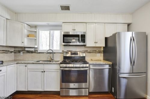 139 Camden Rd, Parsippany, NJ 07054-3106